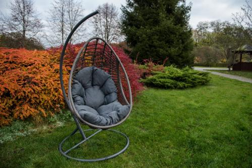 Rattan függőfotel párnával állvánnyal - 12. kép