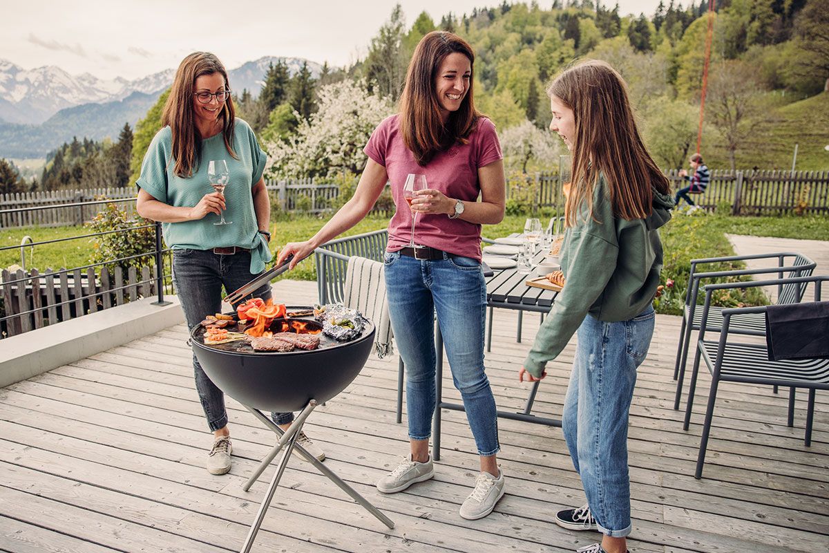 Faszenes grill Höfats Bowl tűzrakó