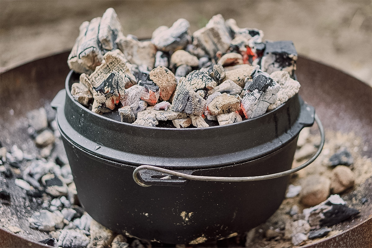 Bogrács Dutch oven